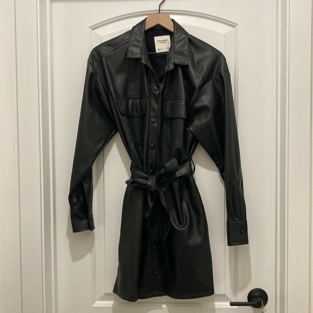 Abercrombie & Fitch faux leather shirt dress w. Pockets size M (NWT)